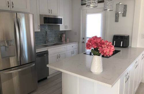 Coquina Sands Condo | Beautifully renovated 1-1/2 condo directly across from Naples best beach!