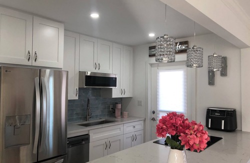 Coquina Sands Condo | Beautifully renovated 1-1/2 condo directly across from Naples best beach!