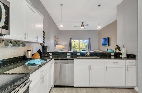 West Kissimmee Condo | Beautifully updated large family condo with King suite - 15 minutes to Disney