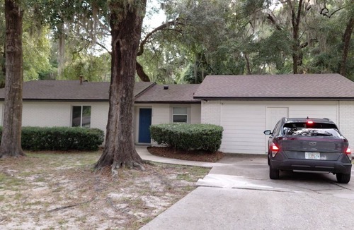 Gainesville House | BeautifulVacation Home, outside Pool, BBQ, Fire Place .fire Pete,Big Yard