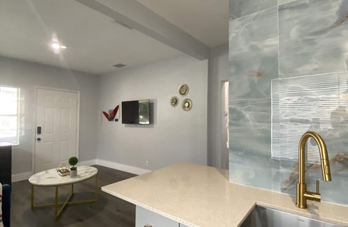 Sanford Apartment | Bella Breeze