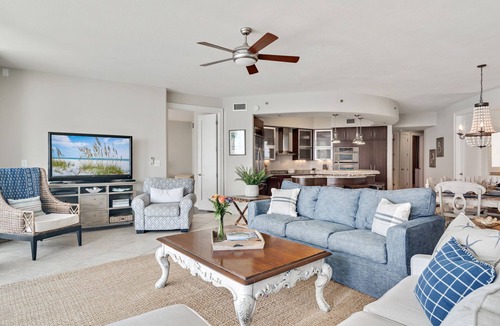 Orange Beach East Condo | Bella Luna 202 - Luxury Condo - walking distance to Flora Bama-Sleeps 8