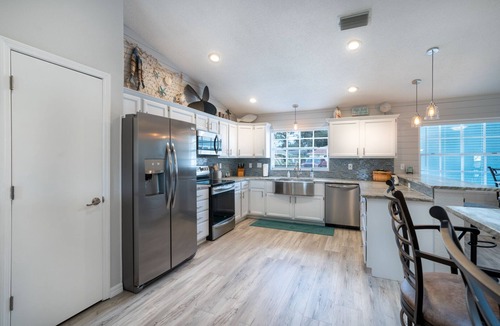 Tarpon Springs House | Best Family Vacation at the Beach or the Pool.