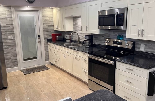 Wilton Manors House | Billy's Resort -Men only-Clothing optional-Fantasy Bungalow