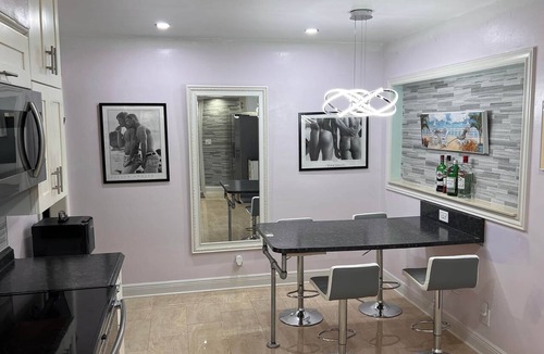 Wilton Manors House | Billy's Resort -Men only-Clothing optional-Fantasy Bungalow