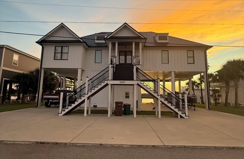 Biloxi House | Biloxi waterfront.3BR/2BA stilt house ~ sleeps 6. Plenty of parking