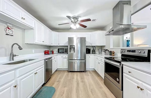 Port Canaveral House | Blastoff Beach House w HUGE Pool, Putting Green.And More! 4 Blocks to Beach.