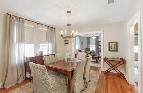 Mid City South House | Blissful Blue Bungalow in the Heart of Baton Rouge