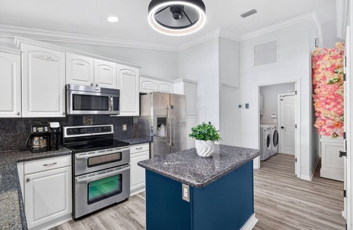 Fort Myers House | Blu Breeze, Social Media moments, Volleyball court, 4 BD, Largest Canal front.