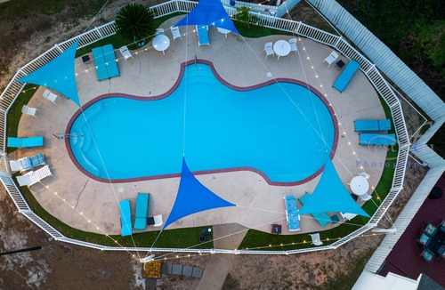 Gulfport House | Blue Beach House, GAME ROOM, Sleep 8, Swim Pool, Gated, Casinos