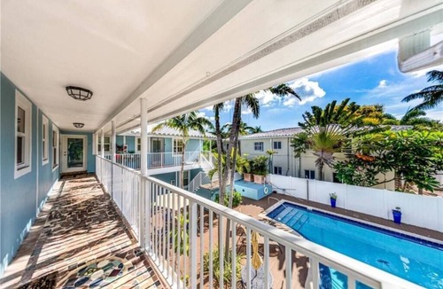 Coral Ridge Condo | Blue Parrot Inn #5 - 1/1 Heated Pool 1 MI to Beach