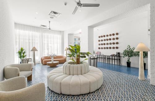West Avenue Hotel | Bluebird Suites at The Apex Miami