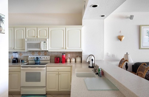Key West Condo | Boater's Dream 2Bed 2Bath Condo, 30 night stay w/water views, balcony, pool