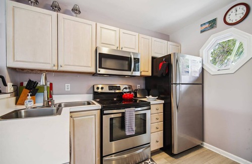 Key West House | Bogey's Retreat by AvantStay | Golfer's Retreat w/Shared Pool! |