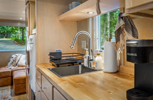 Mentone House | Boho Bungalow-unique & cozy tiny home