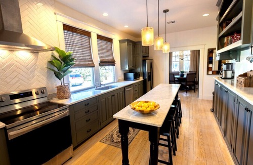 Mandeville House | Book a Memory Presents Blue Heron: Walk to Lakefront + Sleeps up to 16