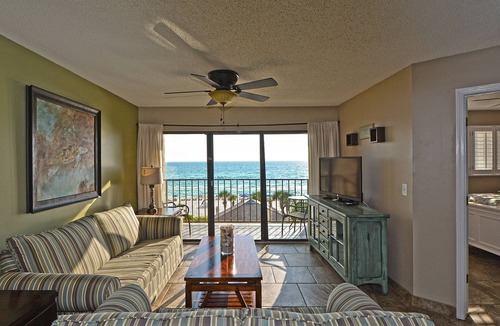 Biltmore Beach Condo | Book Late Summer & Fall Now! Clean & Comfortable! FREE Beach Service Included!