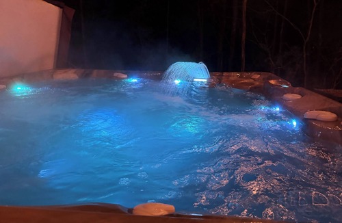 Chaplin House | Bourbon Trail Container Home with Hot Tub 🔥 Private Retreat