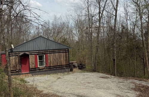 Chaplin House | Bourbon Trail Container Home with Hot Tub 🔥 Private Retreat
