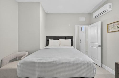 Bearss Plaza House | Brand New 1BR Minutes to Tampa's Top Attractions