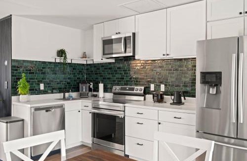 Bonita Springs Apartment | Brand New 2Bed in Bonita's Heart with Superb Patio and Garden
