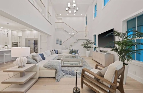 East Naples House | Brand new 4bdr, 5 bath luxury house 1 mile from 5th Avenue and Beached