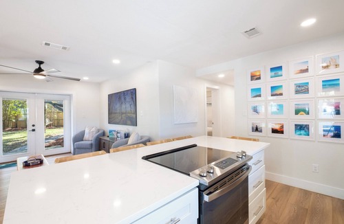 Toilla Segunda House | Brand New Heated Pool! Remodeled 3 Bedroom Cottage/Steps to the beach!