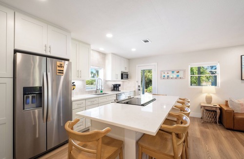 Toilla Segunda House | Brand New Heated Pool! Remodeled 3 Bedroom Cottage/Steps to the beach!