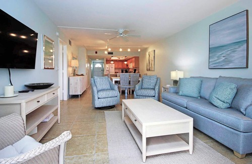 Sanibel House | Breakers West B5 Beach side condo with pool