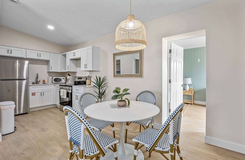 Parsuns To Cocoa Beach Apartment | Breakwater Beach Bungalow Retreat