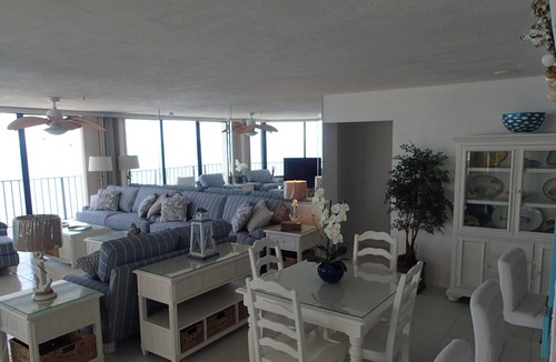 Daytona Beach Shores Condo | Breathtakingly Beautiful, Intoxicating, Titillating, Relaxing, To Be Happy !