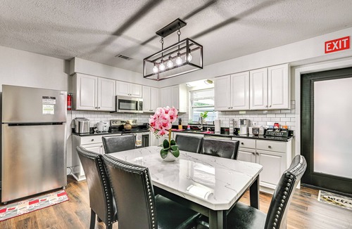 Bearss Plaza House | Breezy Lutz Home w/Patio: Perfect for Long Stays