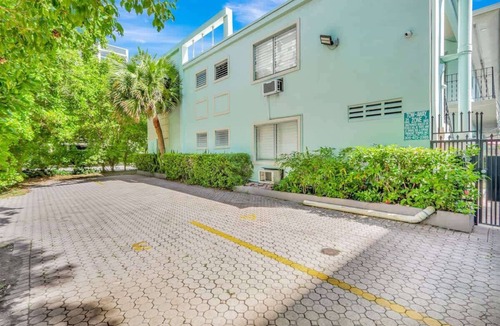 West Avenue Apartment | Bright 1BR Miami Beach Stay Near the Ocean