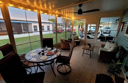 Zephyrhills West House | Bright & Cozy Getaway Close to Beaches & Disney