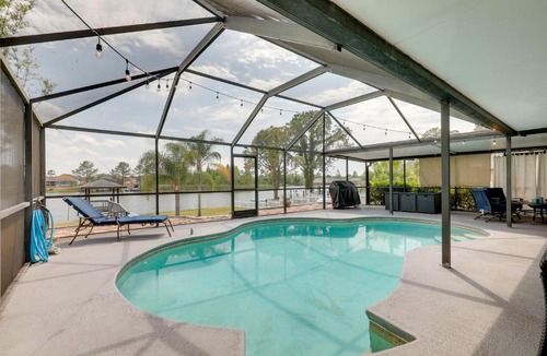 Lakeview Village House | Bright Getaway w/Ski Lake, 11 Miles to Dtwn Tampa