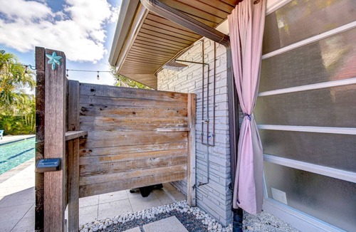 Greater Pinellas Point House | Bright Mid-Century Retreat | Heated Pool & Hot Tub