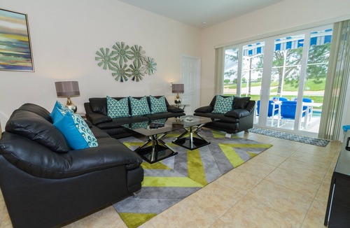 Highlands Reserve Villa | ✨Bright & Spacious 4‑Bedroom Villa with Private Heated Pool—Minutes from Disney!