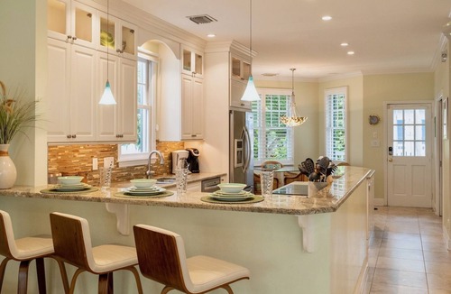 Truman Annex House | *BRISA FRESCA @ THE ANNEX* Airy Home + Last Key White Glove Service.