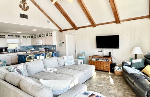 Surf Side Shores House | BRITTAIN'S BEACON - TREMENDOUS VIEWS - SLEEPS 18 - DOG FRIENDLY