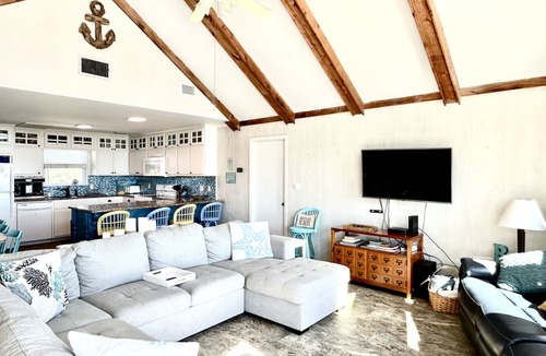 Surf Side Shores House | BRITTAIN'S BEACON - TREMENDOUS VIEWS - SLEEPS 18 - DOG FRIENDLY