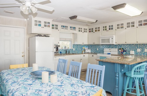 Surf Side Shores House | BRITTAIN'S BEACON - TREMENDOUS VIEWS - SLEEPS 18 - DOG FRIENDLY