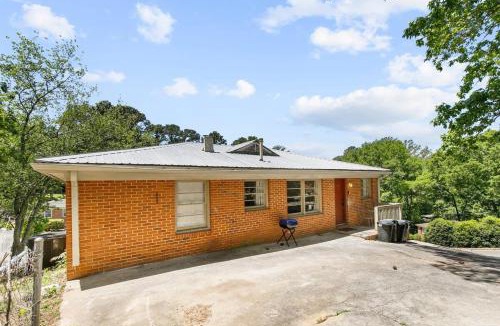 New Castle House | Broadmoor Bungalow - Unit A