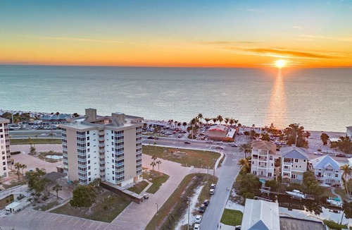 Bonita Springs Condo | Building 1 Beach Views at Beach & Tennis Unit 1405