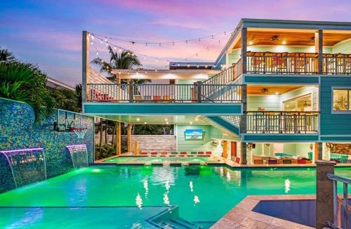 Marathon House | Bumpa's Big House