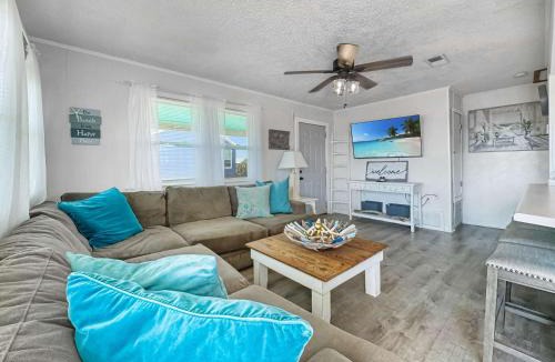 Fort Morgan Pines House | Bungalow by the Bay with FREE ACTIVITIES