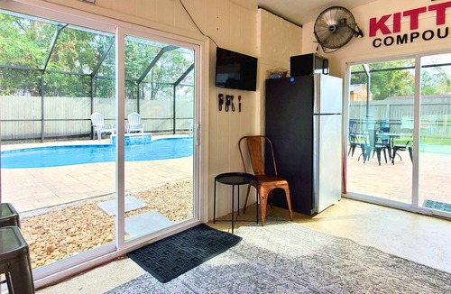 Highlands House | Bungalow with Garage Lounge, Pool with Heat Option, Sleeps 8 - 10