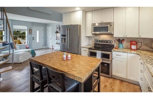 Toilla Segunda House | Bunny and Boo's Beach Bungalow - Outside Paradise, Large Decks, BBQ, and Games!