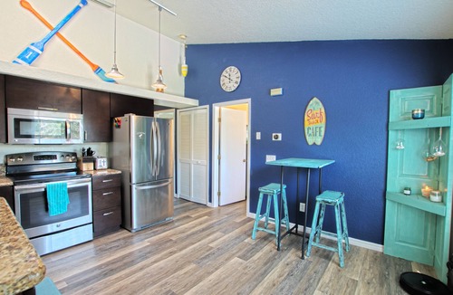 Crystal Beach House | By the Bay Getaway: stilted home, close to beaches, sponge docks, biking trail