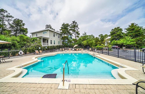 Lakeside at Blue Mountain Beach House | Cabana Blue by AvantStay | Golf Cart Included, Pool Access, Walk to Beach