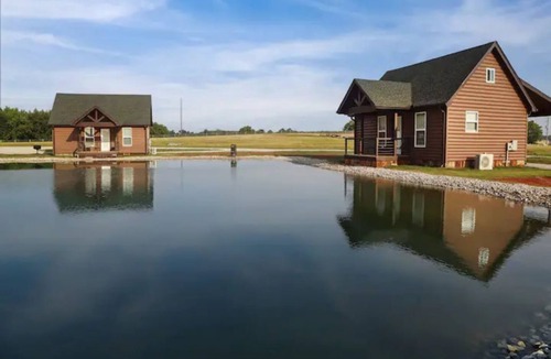 Muscle Shoals Cabin | Cabin D by the Pond - King bed - Swimming Pool